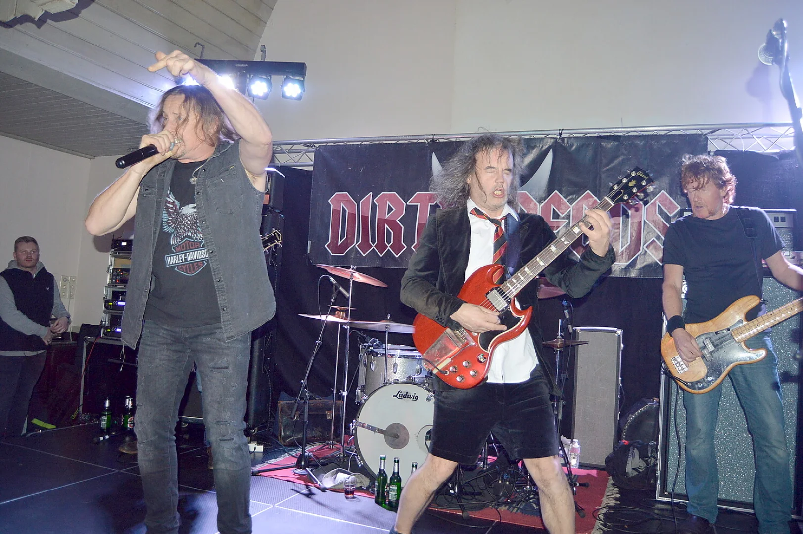 Dirty Deeds im Marienheil - Bild 1