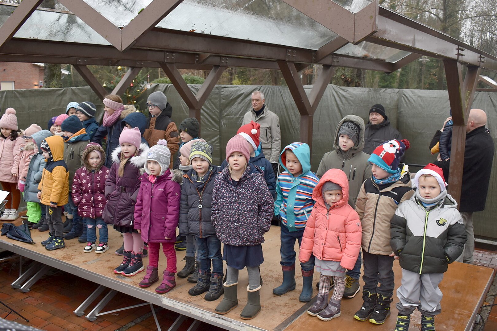 Weihnachtsmarkt in Ostrhauderfehn eröffnet - Bild 3