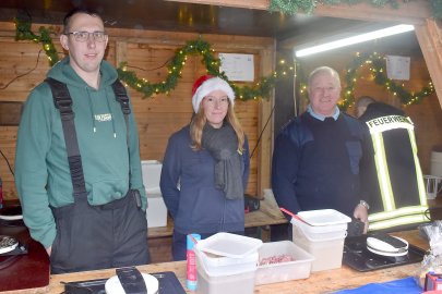 Weihnachtsmarkt in Ostrhauderfehn eröffnet - Bild 9