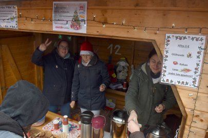 Weihnachtsmarkt in Ostrhauderfehn eröffnet - Bild 21