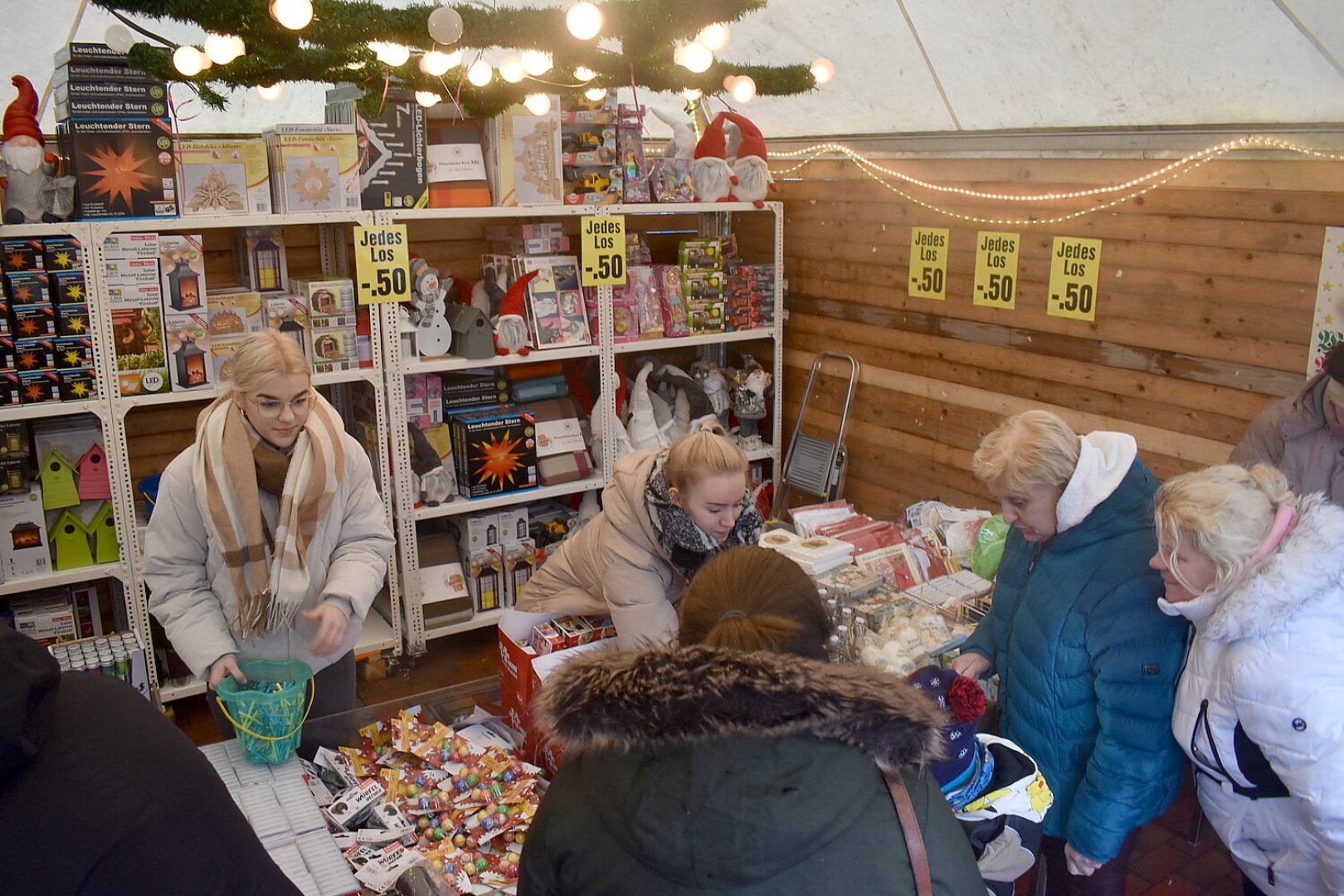 Weihnachtsmarkt in Ostrhauderfehn eröffnet - Bild 30