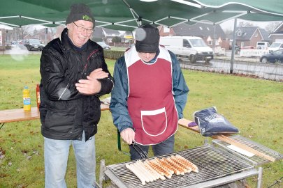Weihnachtsmarkt in Ostrhauderfehn eröffnet - Bild 32