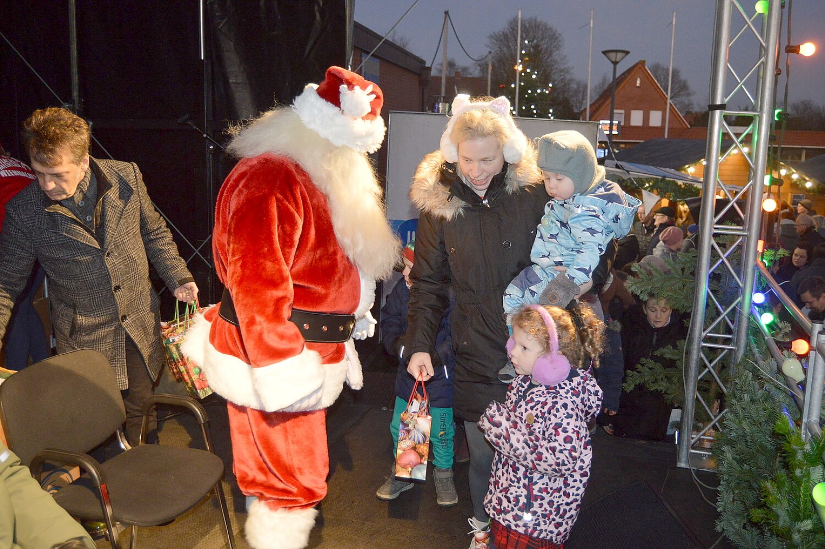 Weihnachmarkt in Flachsmeer - Bild 40