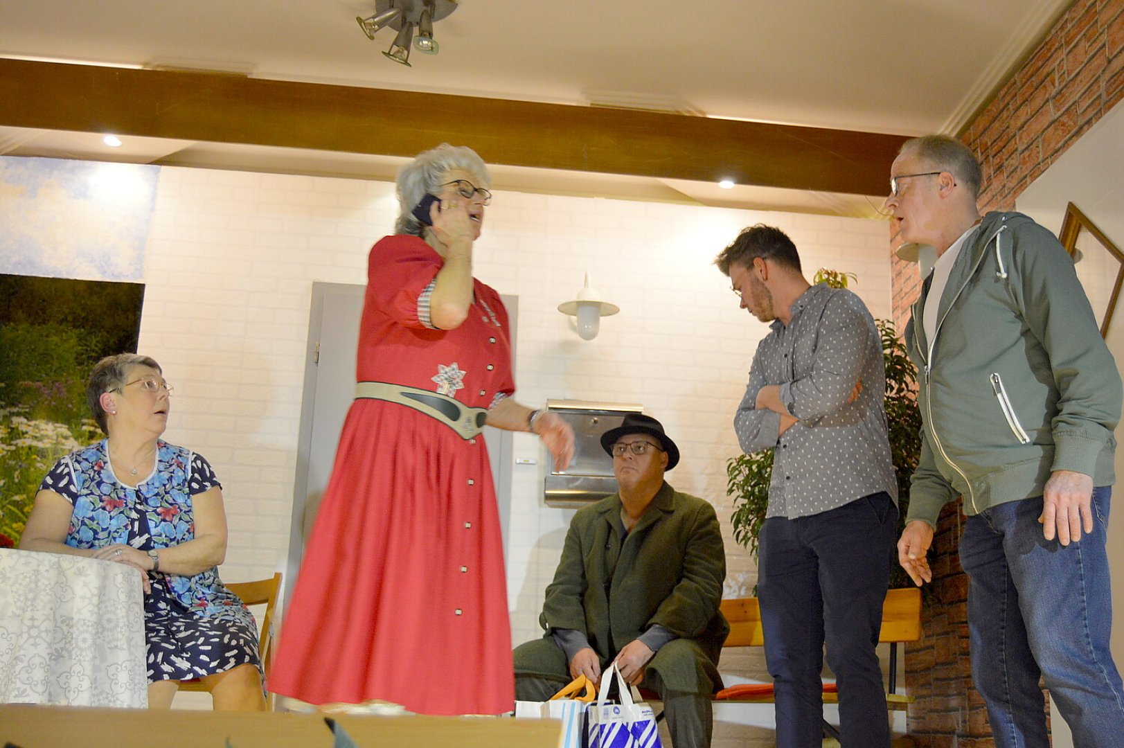 Theatergruppe Ihren feierte Premiere - Bild 1