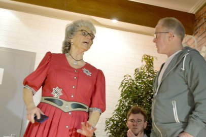 Theatergruppe Ihren feierte Premiere - Bild 2