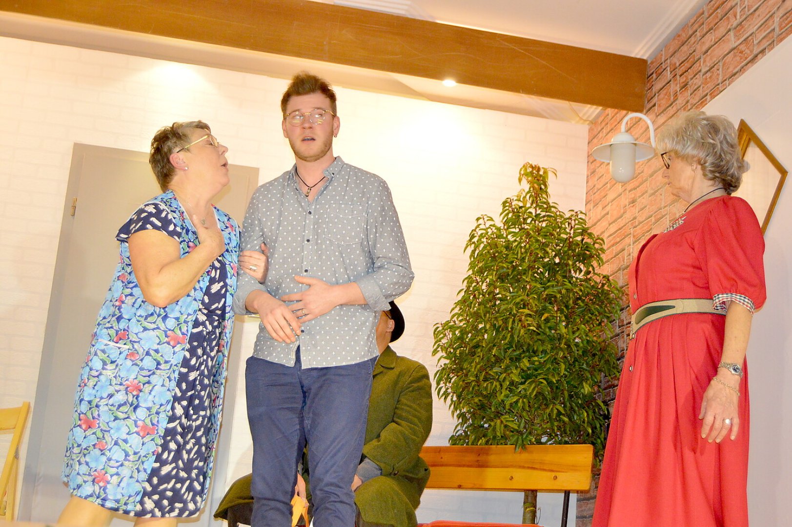 Theatergruppe Ihren feierte Premiere - Bild 5