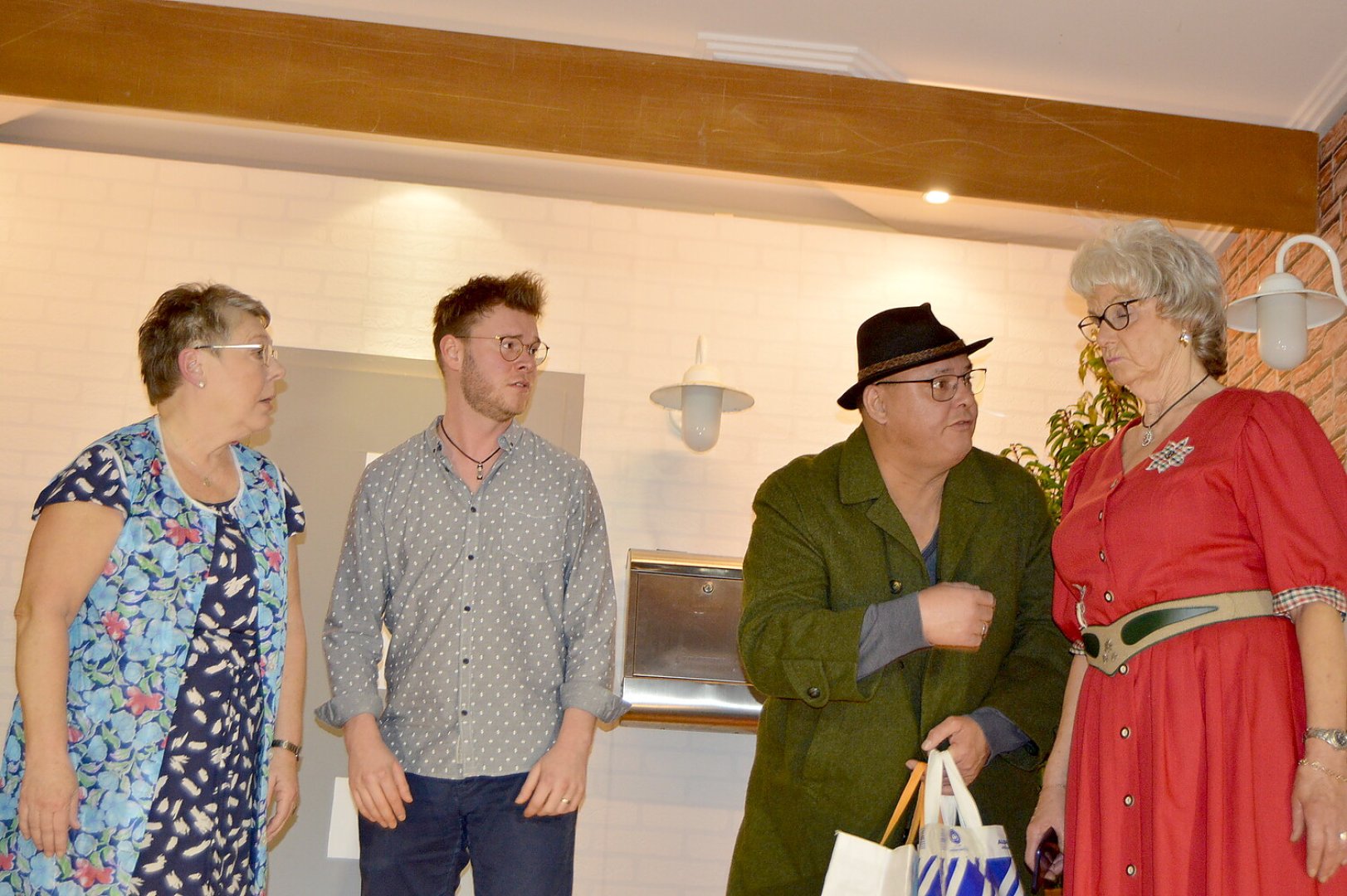 Theatergruppe Ihren feierte Premiere - Bild 9
