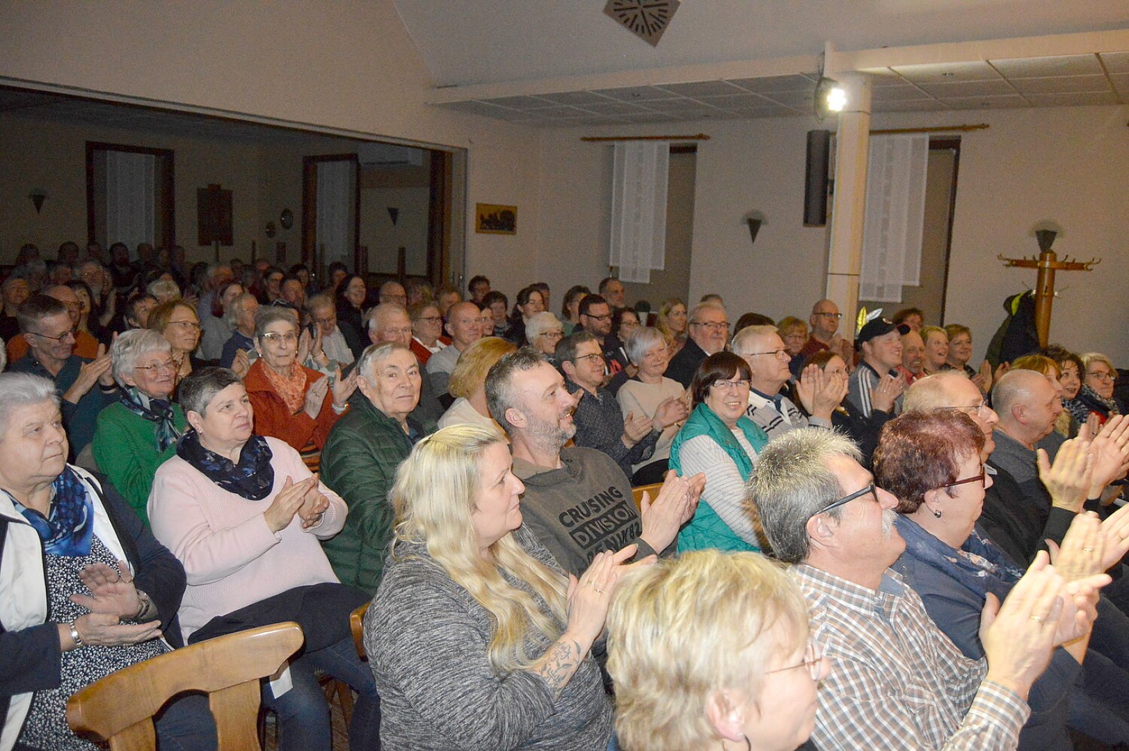 Theatergruppe Ihren feierte Premiere - Bild 16