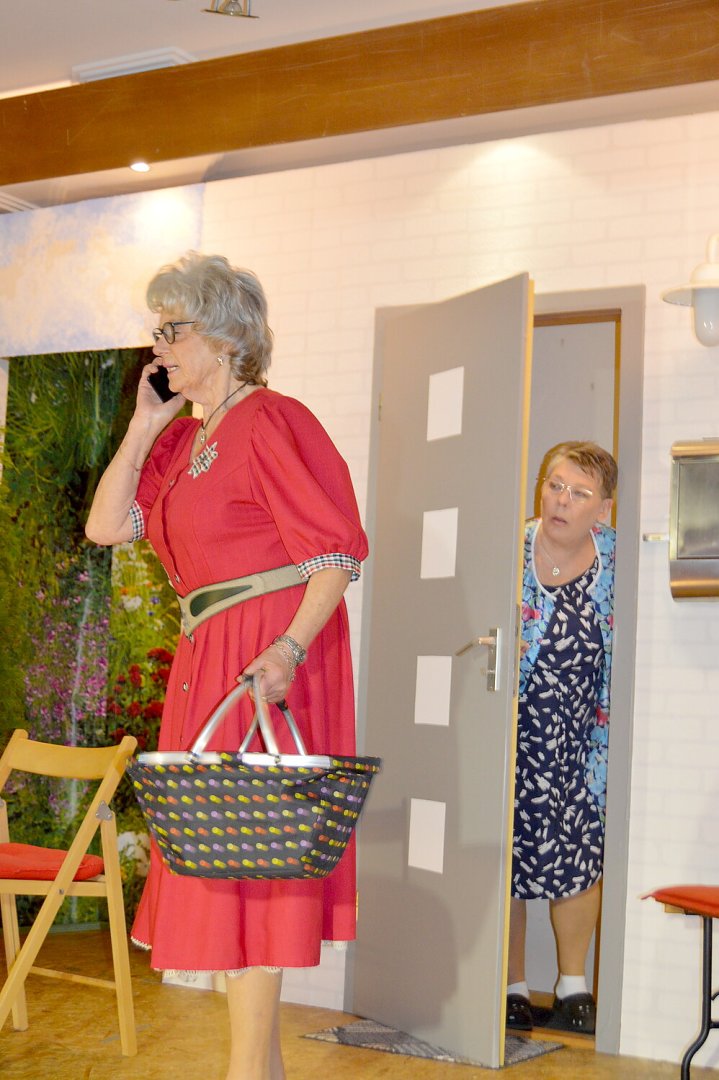 Theatergruppe Ihren feierte Premiere - Bild 19