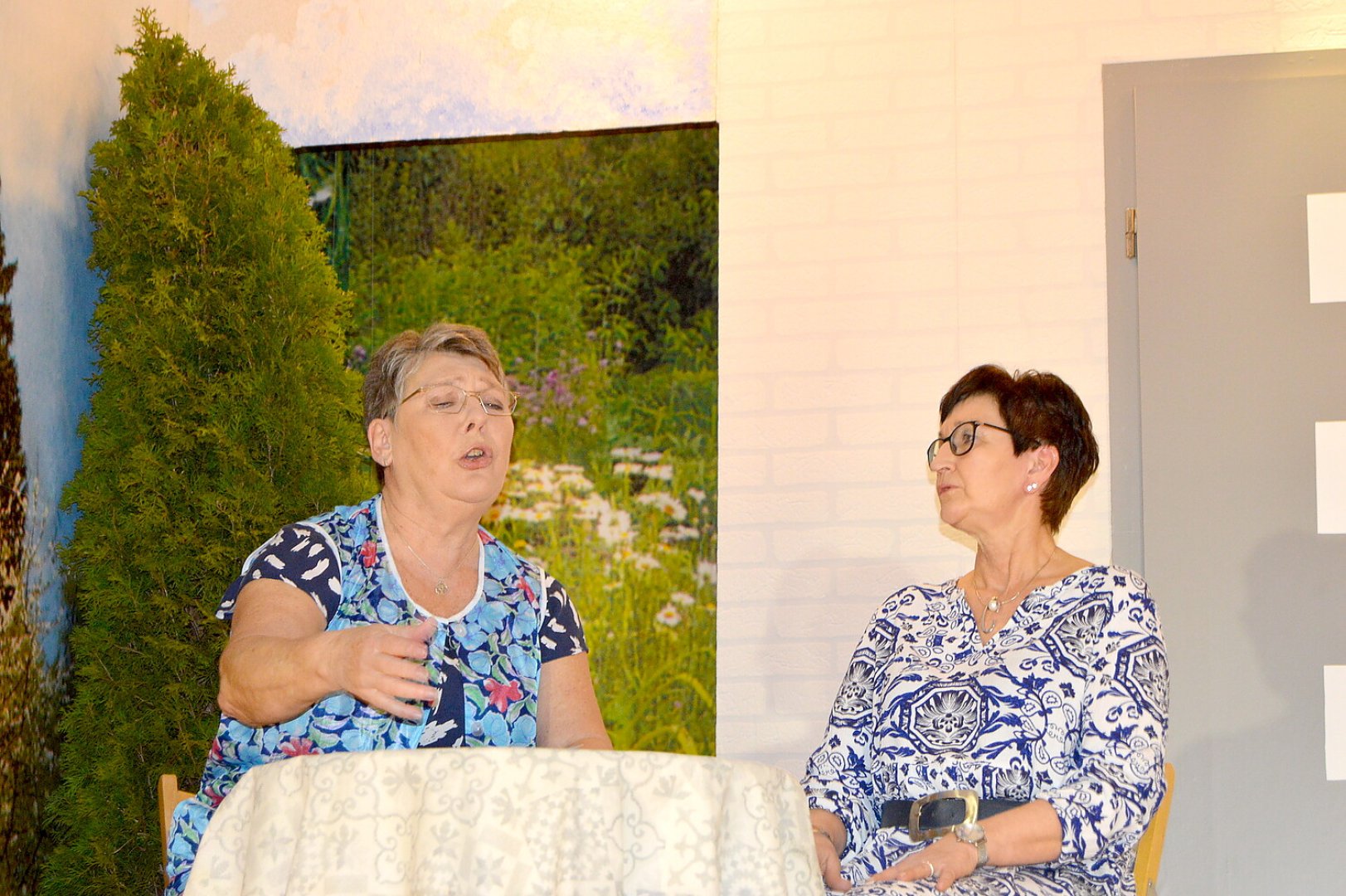 Theatergruppe Ihren feierte Premiere - Bild 23