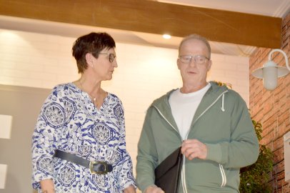Theatergruppe Ihren feierte Premiere - Bild 28