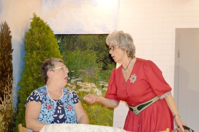 Theatergruppe Ihren feierte Premiere - Bild 33