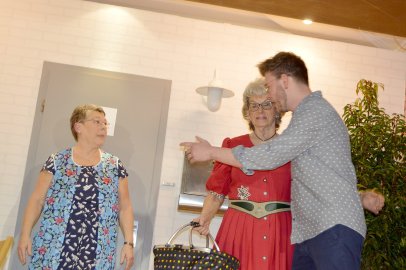 Theatergruppe Ihren feierte Premiere - Bild 42