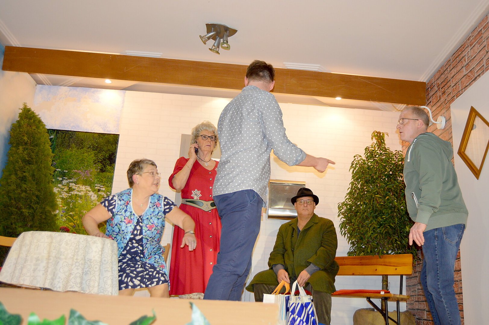 Theatergruppe Ihren feierte Premiere - Bild 54