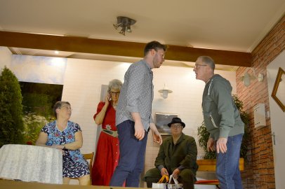 Theatergruppe Ihren feierte Premiere - Bild 55