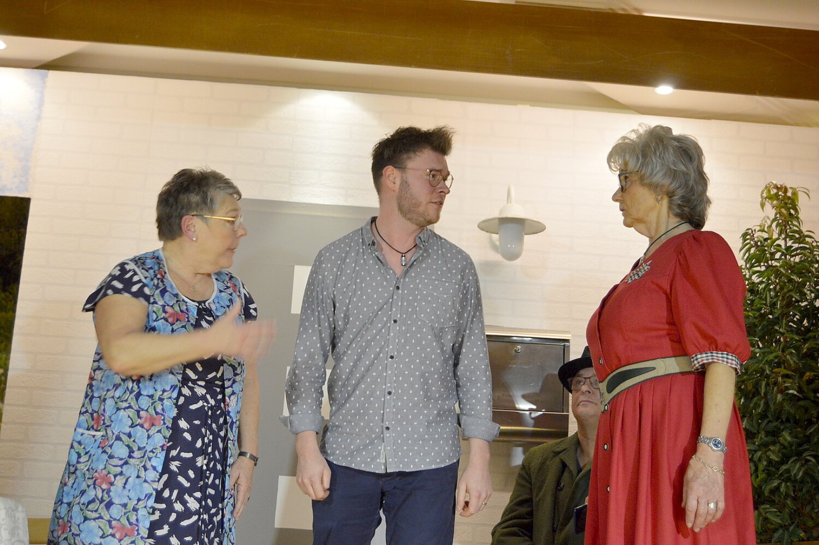 Theatergruppe Ihren feierte Premiere - Bild 59