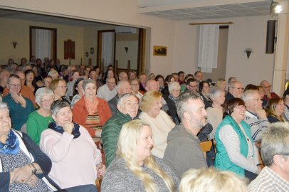 Theatergruppe Ihren feierte Premiere - Bild 63