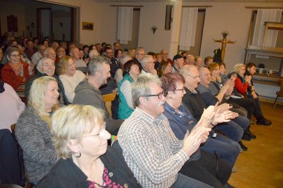 Theatergruppe Ihren feierte Premiere - Bild 64