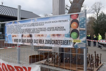 Bilder von der Kundgebung In Rhauderfehn - Bild 3