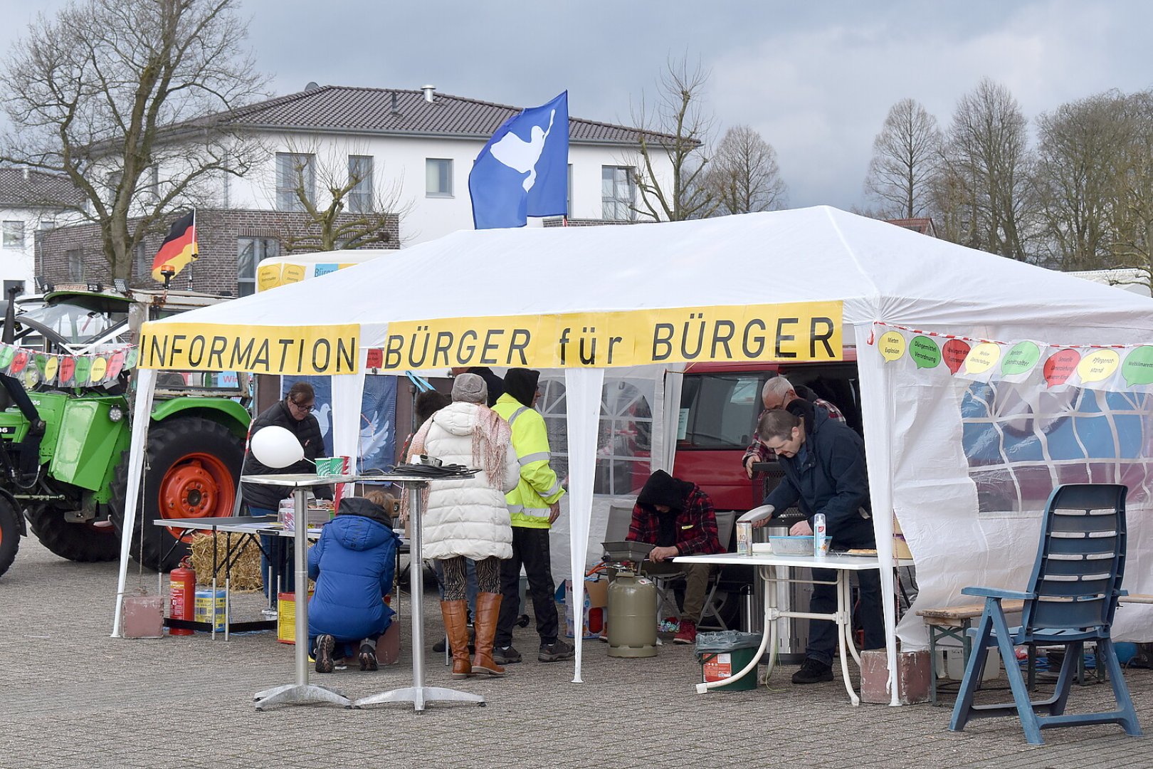 Bilder von der Kundgebung In Rhauderfehn - Bild 5