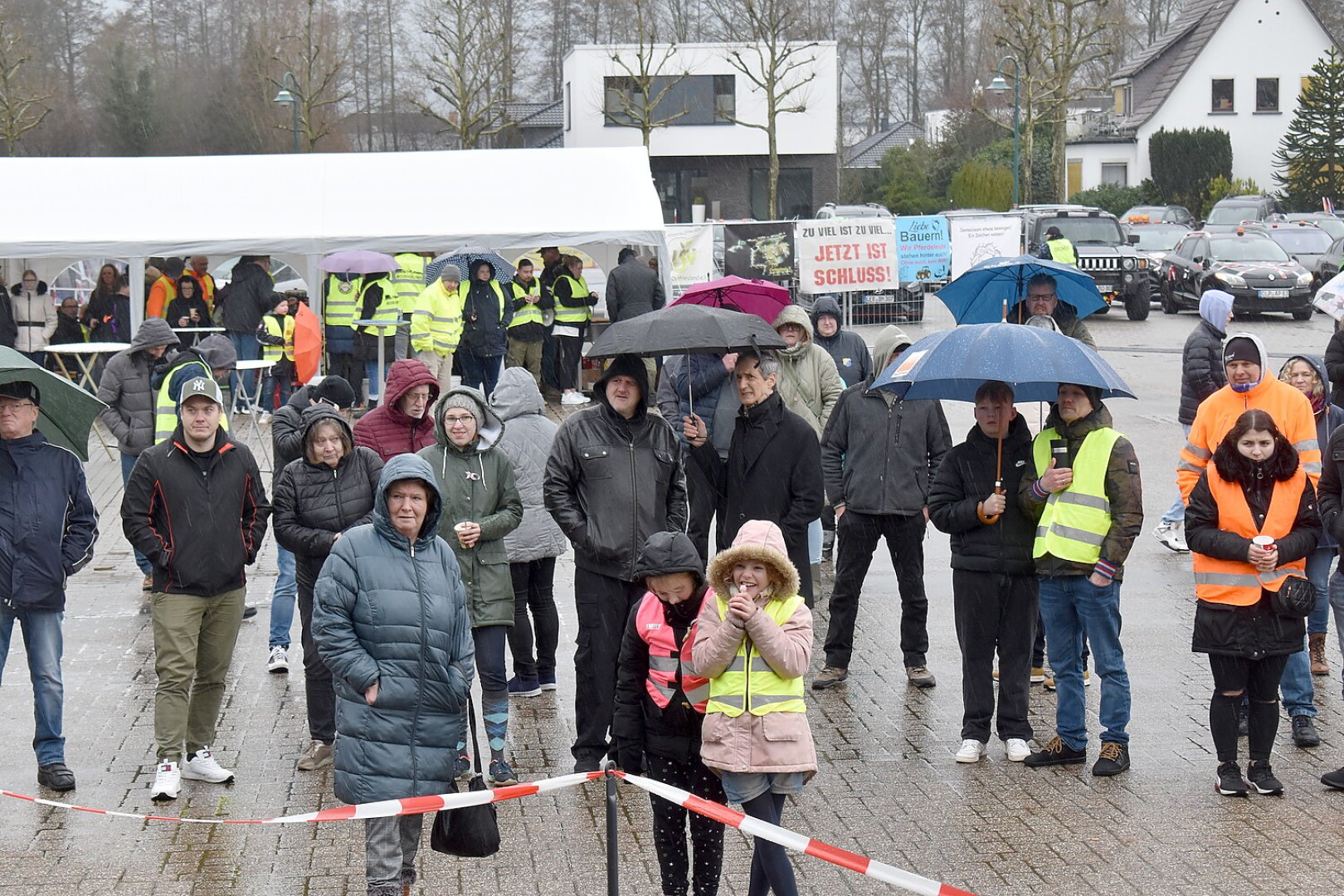 Bilder von der Kundgebung In Rhauderfehn - Bild 7