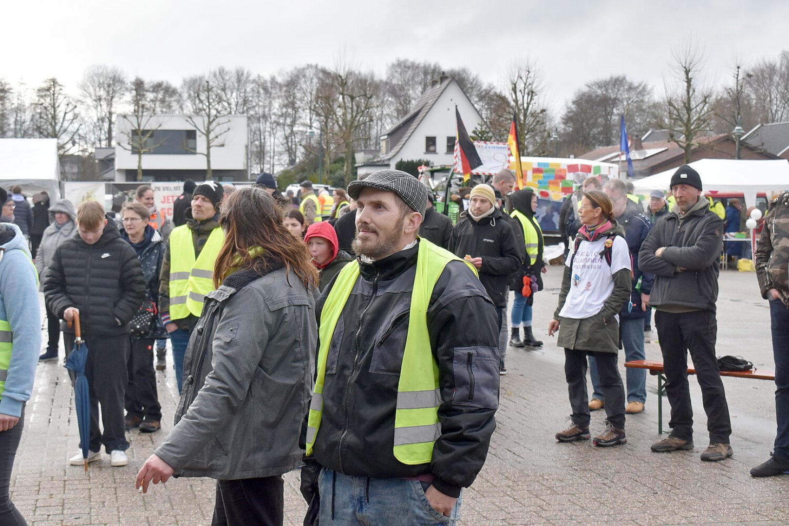 Bilder von der Kundgebung In Rhauderfehn - Bild 14