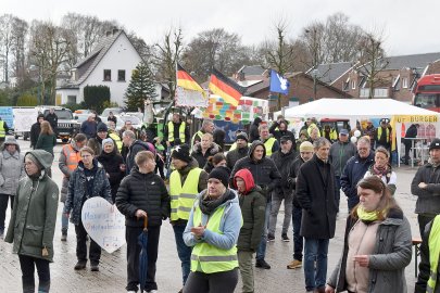 Bilder von der Kundgebung In Rhauderfehn - Bild 15