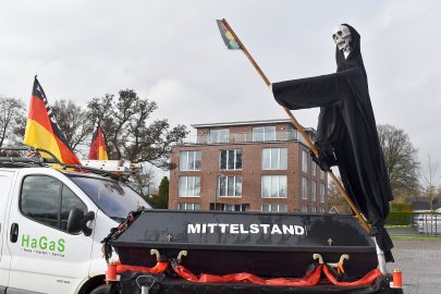 Bilder von der Kundgebung In Rhauderfehn - Bild 16