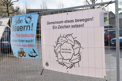 Bilder von der Kundgebung In Rhauderfehn - Bild 20