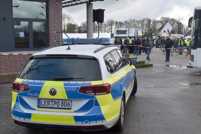 Bilder von der Kundgebung In Rhauderfehn - Bild 23