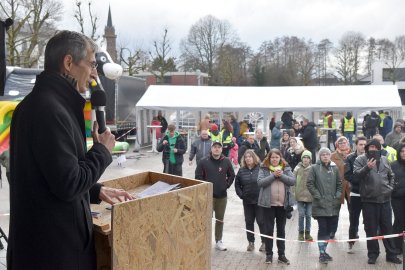 Bilder von der Kundgebung In Rhauderfehn - Bild 25