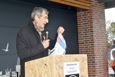Bilder von der Kundgebung In Rhauderfehn - Bild 28