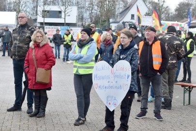 Bilder von der Kundgebung In Rhauderfehn - Bild 30
