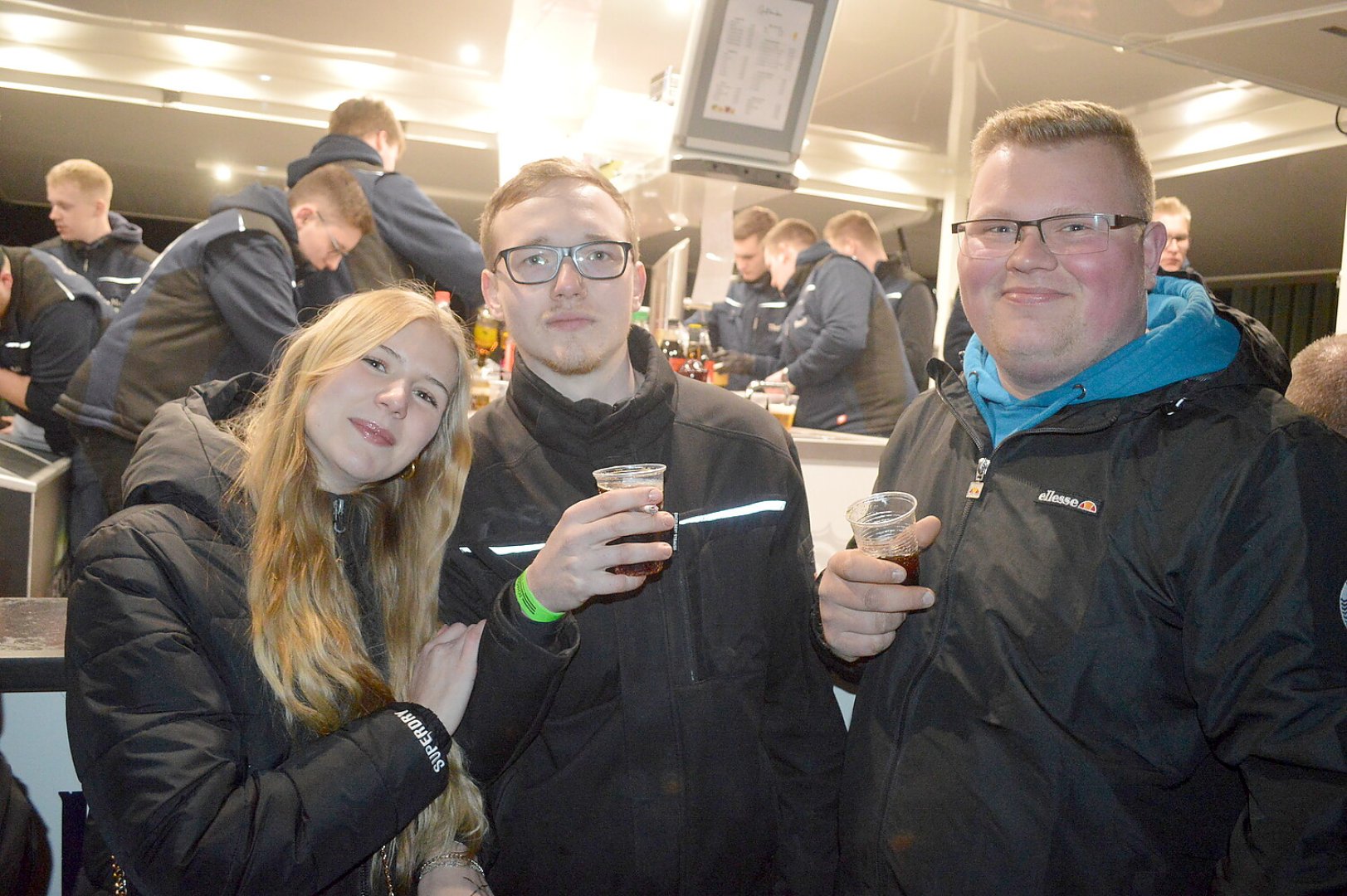 Ausgelassene Stimmung auf der Scheunenfete - Bild 2