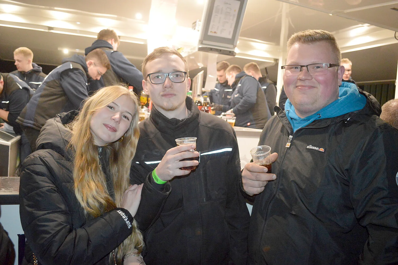 Ausgelassene Stimmung auf der Scheunenfete - Bild 2