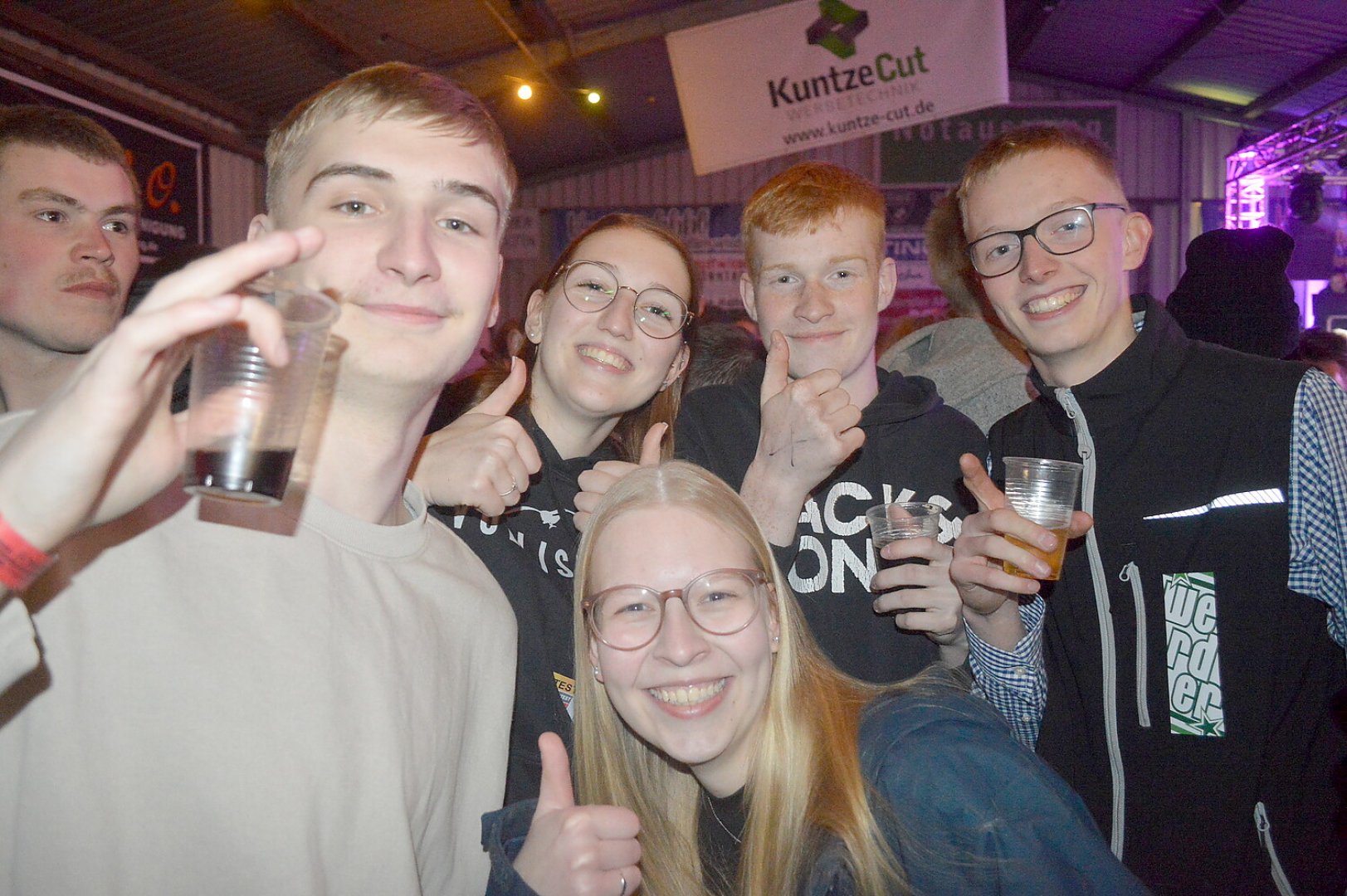 Ausgelassene Stimmung auf der Scheunenfete - Bild 4