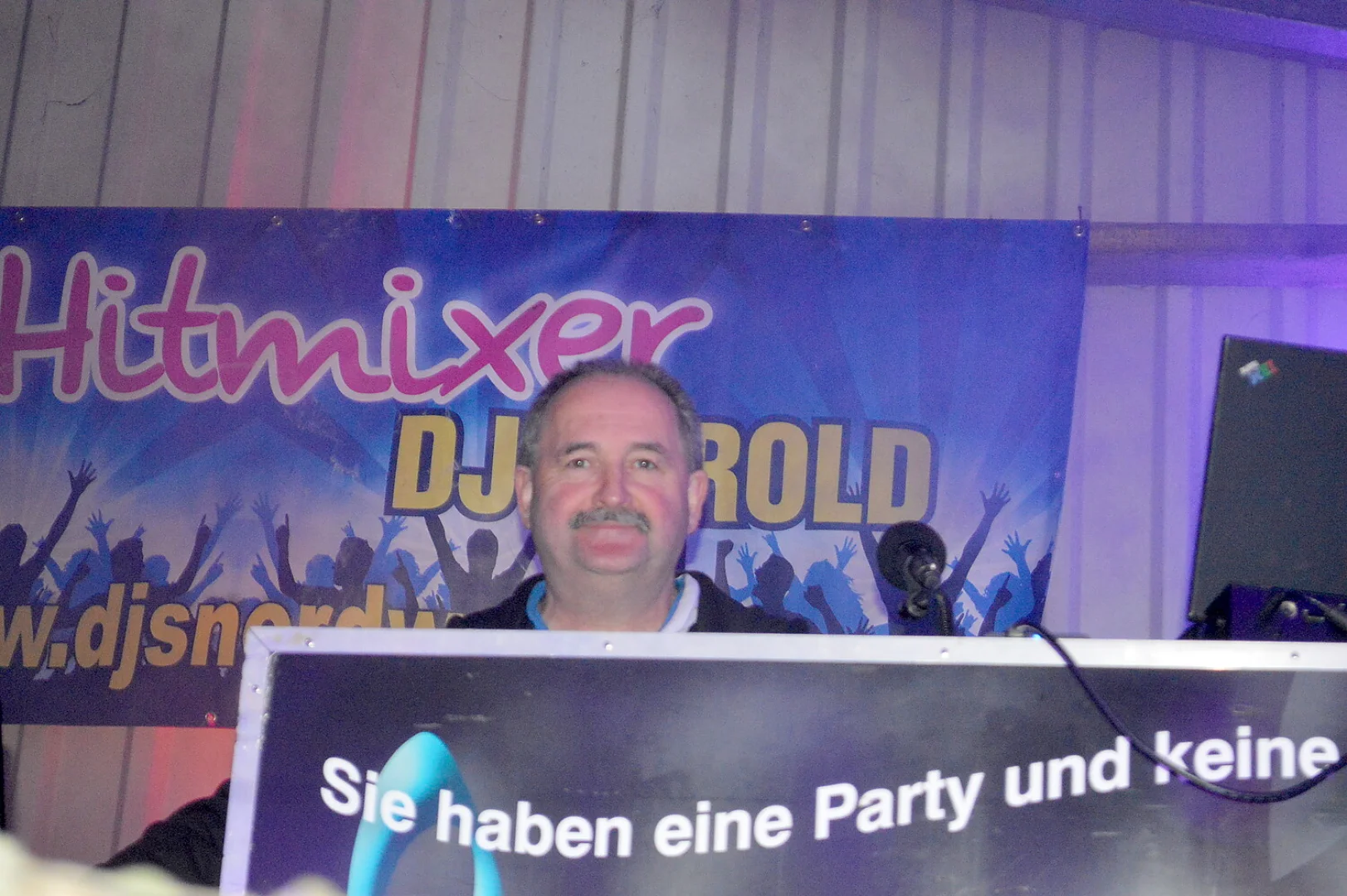 Ausgelassene Stimmung auf der Scheunenfete - Bild 13