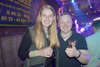 Ausgelassene Stimmung auf der Scheunenfete - Bild 20