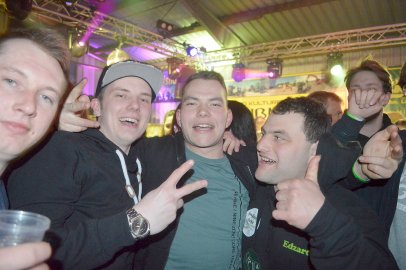 Ausgelassene Stimmung auf der Scheunenfete - Bild 24