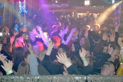 Ausgelassene Stimmung auf der Scheunenfete - Bild 47