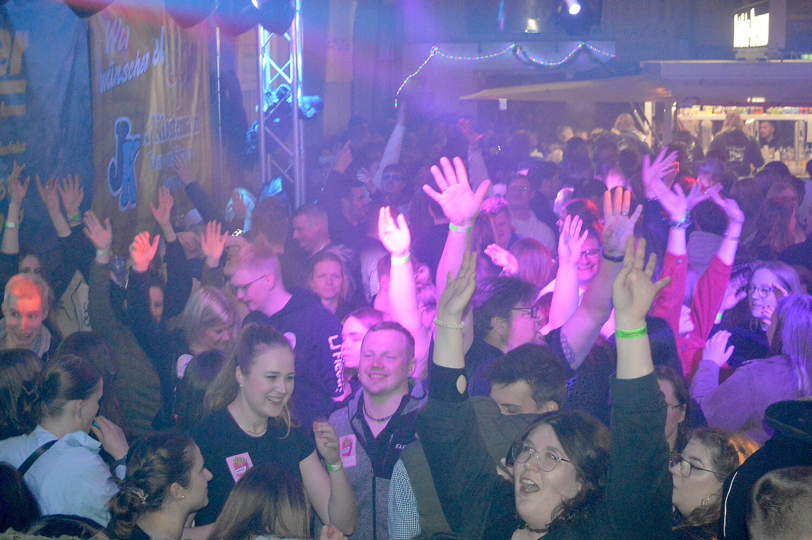 Ausgelassene Stimmung auf der Scheunenfete - Bild 50