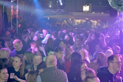 Ausgelassene Stimmung auf der Scheunenfete - Bild 52