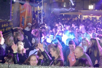 Ausgelassene Stimmung auf der Scheunenfete - Bild 60