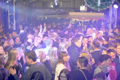 Ausgelassene Stimmung auf der Scheunenfete - Bild 66
