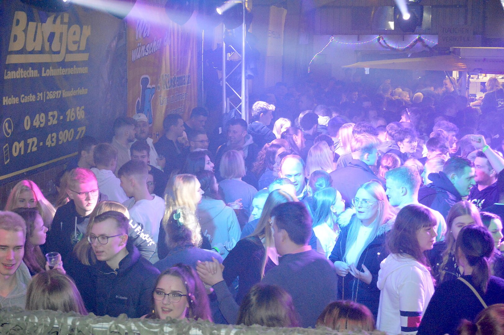 Ausgelassene Stimmung auf der Scheunenfete - Bild 67