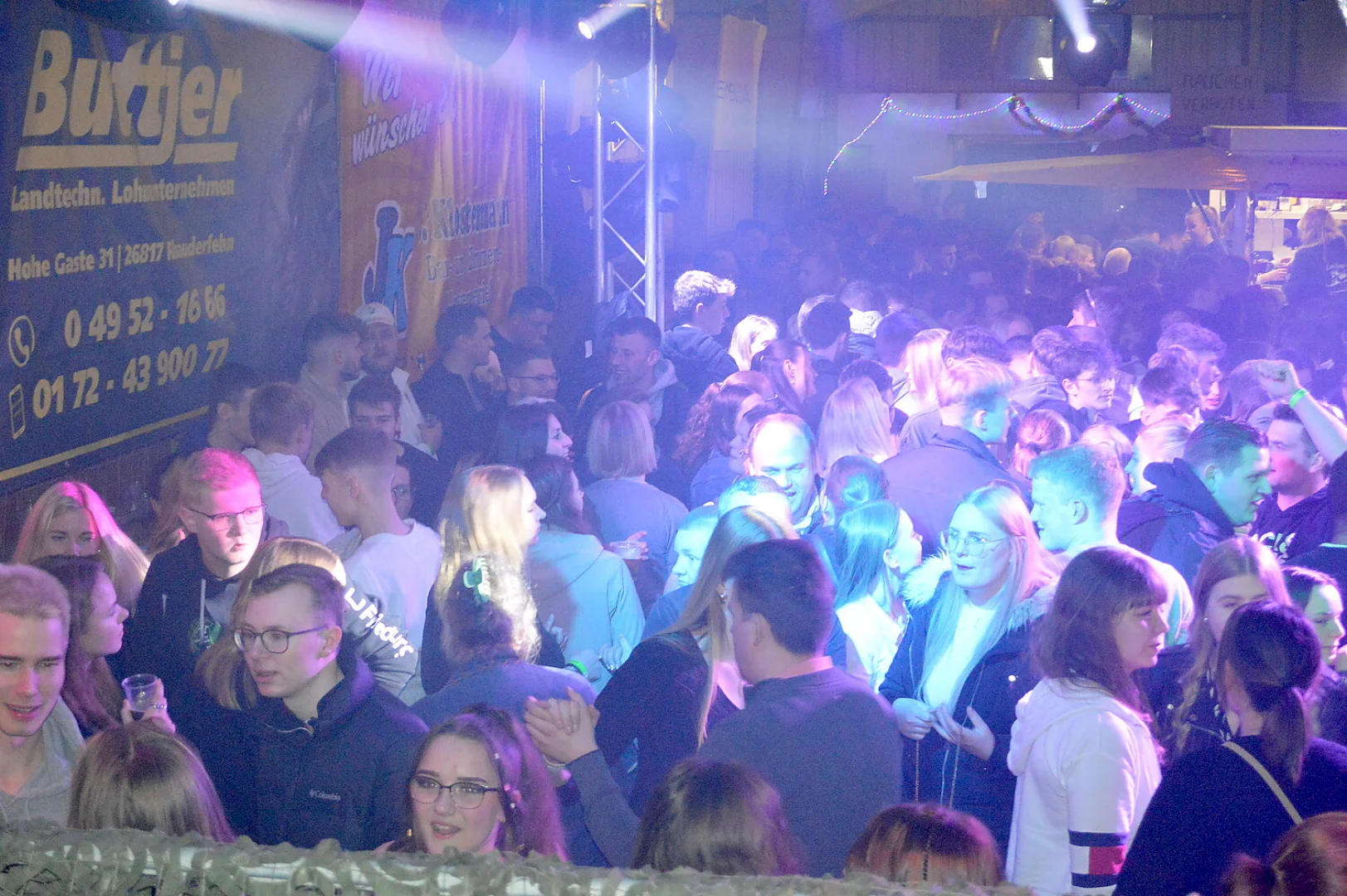 Ausgelassene Stimmung auf der Scheunenfete - Bild 67