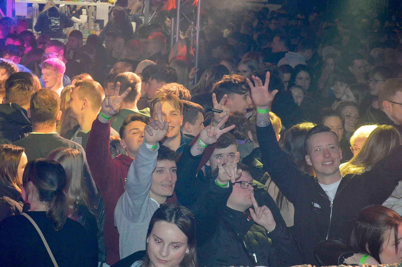 Ausgelassene Stimmung auf der Scheunenfete - Bild 68