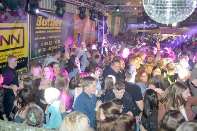 Ausgelassene Stimmung auf der Scheunenfete - Bild 75