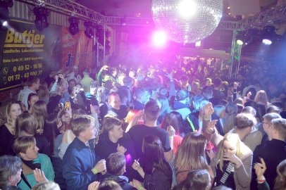 Ausgelassene Stimmung auf der Scheunenfete - Bild 76