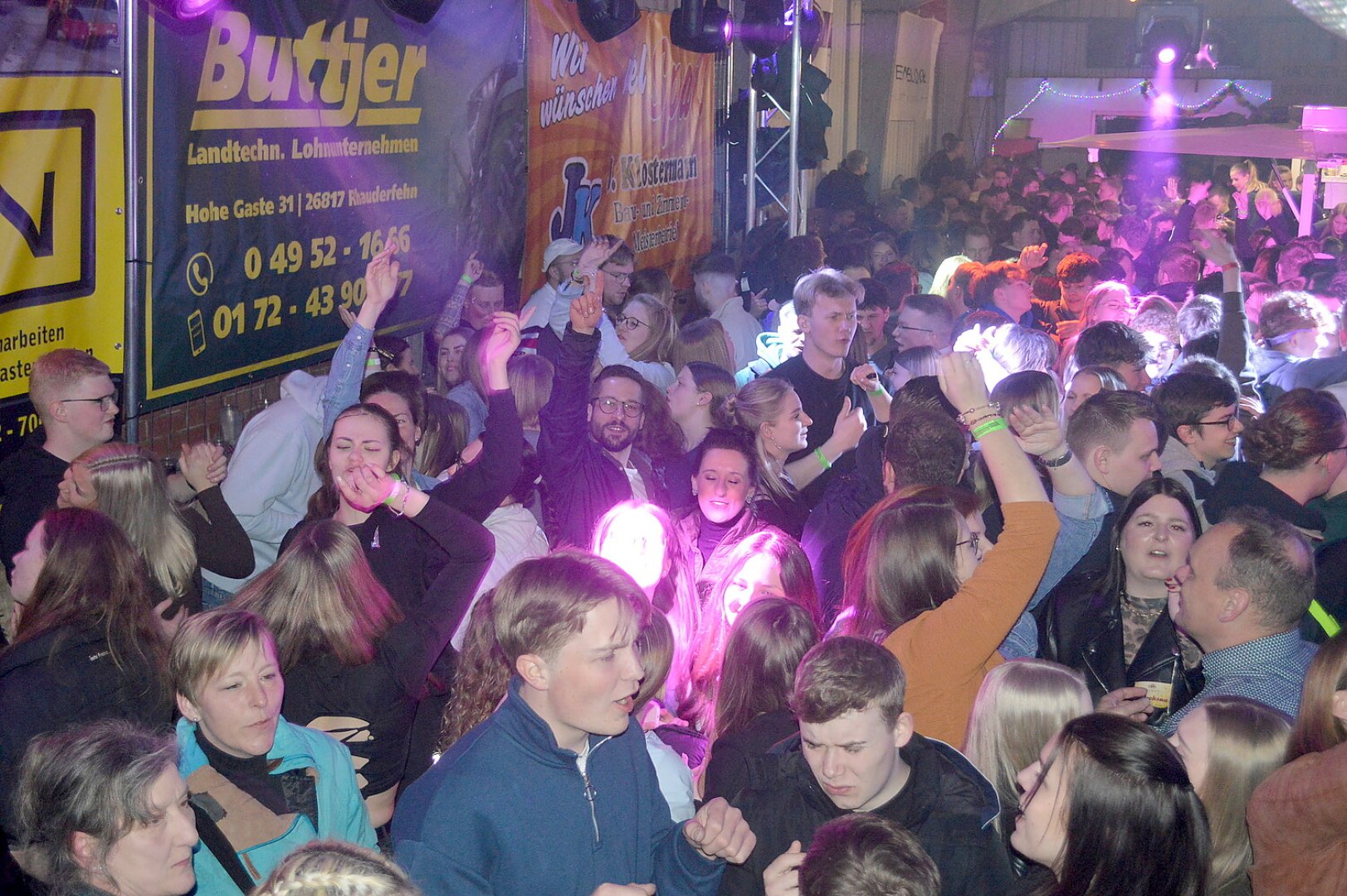 Ausgelassene Stimmung auf der Scheunenfete - Bild 80